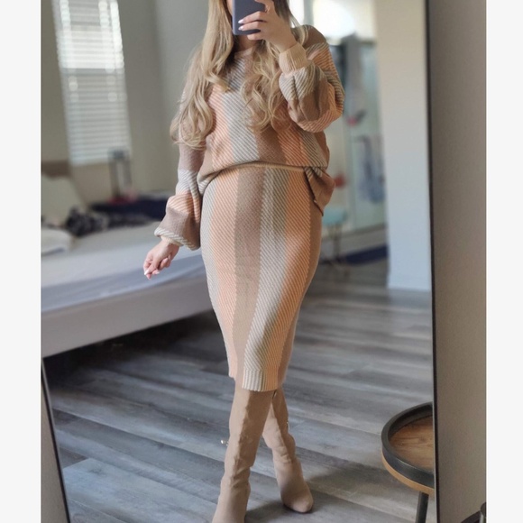 Classic Striped Color Block Knit Sweater Skirt Set - Picture 2 of 6